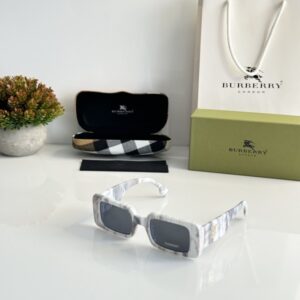 Burberry_WMNS_11089_Marble_Black