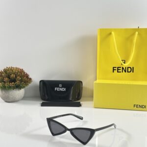 Fendi_WMNS_208_Black