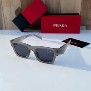 prada_11_grey_black