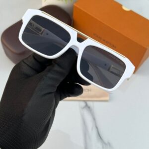 Louis_vuitton_8817_whiteblack