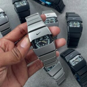 Nik_e Triax Sand Grey