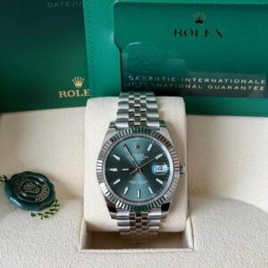 Role_x Oyster perpetual Date just Automatic